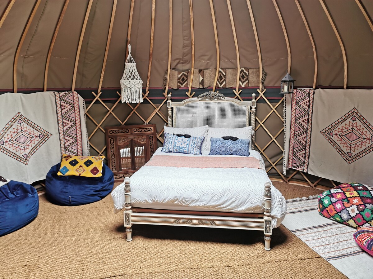 Dreamers Hideaway-Tranquil 1 bed yurt in Mid Wales