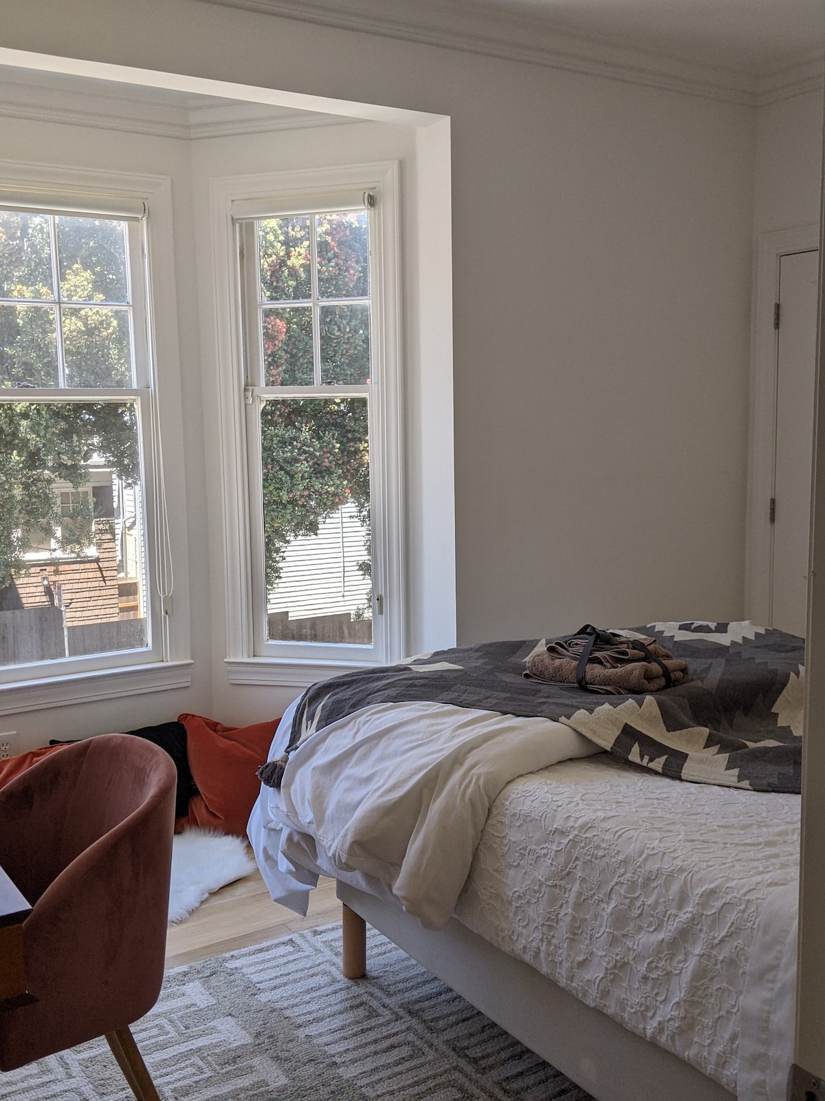 1间客房，位于2卧室，位于安静的旧金山街区