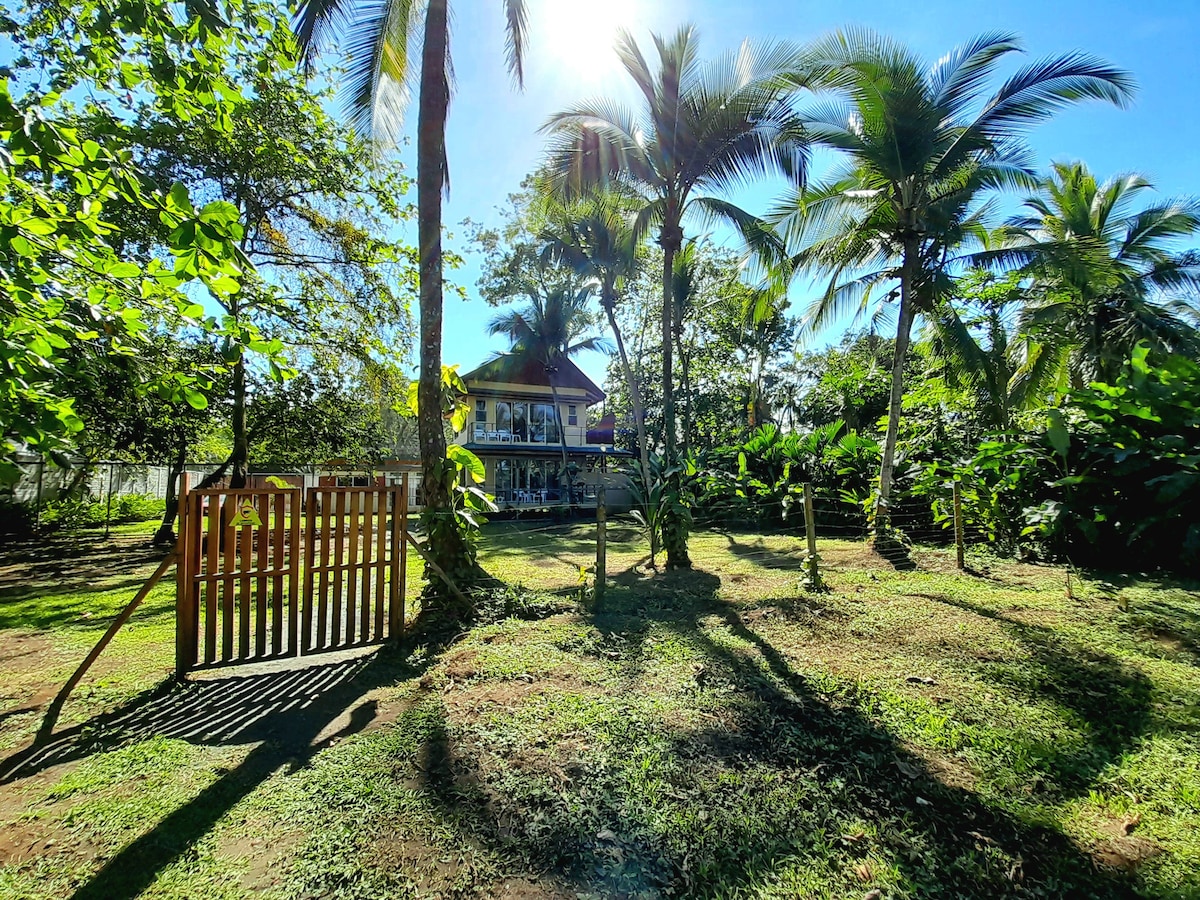 Beachfront & Ocean View First Floor.