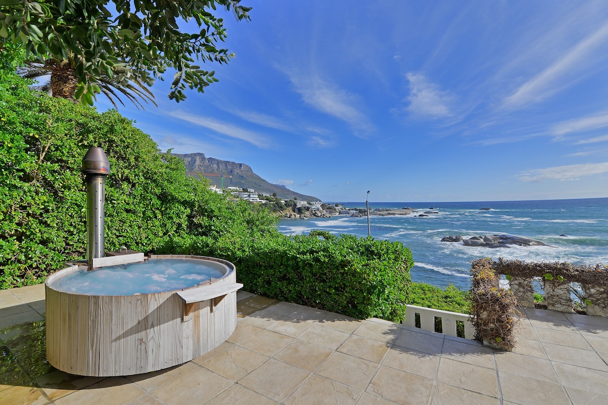 Beachside Villa | Amazing Ocean & Mountain Views