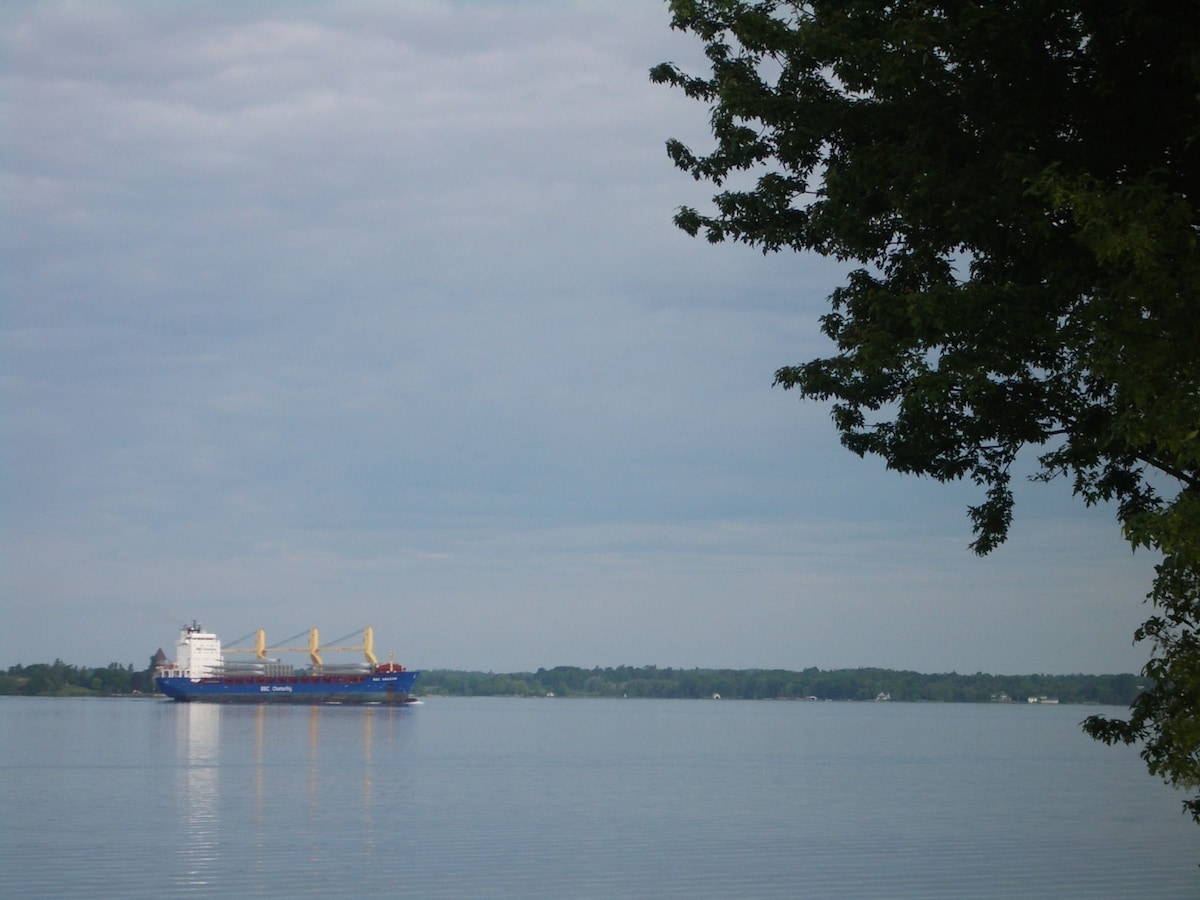 圣劳伦斯河（ St. Lawrence River ）的2卧室-海滨