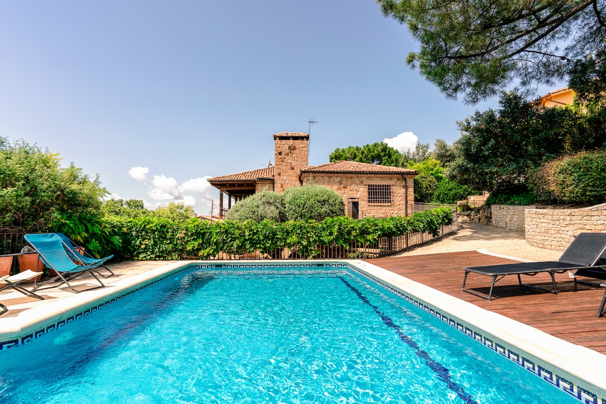 Stone House with Mountain Views Stone House