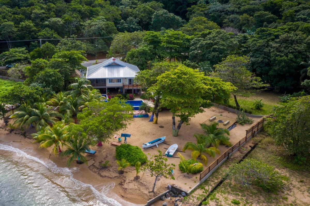 Secluded 4 BR Beachfront Luxury Villa - Sleeps 10