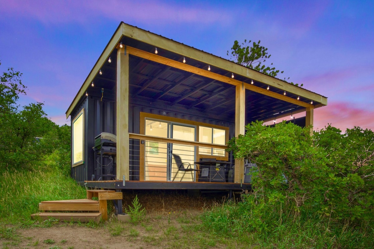 'Classic' Container Home + Deck, FirePit, Privacy
