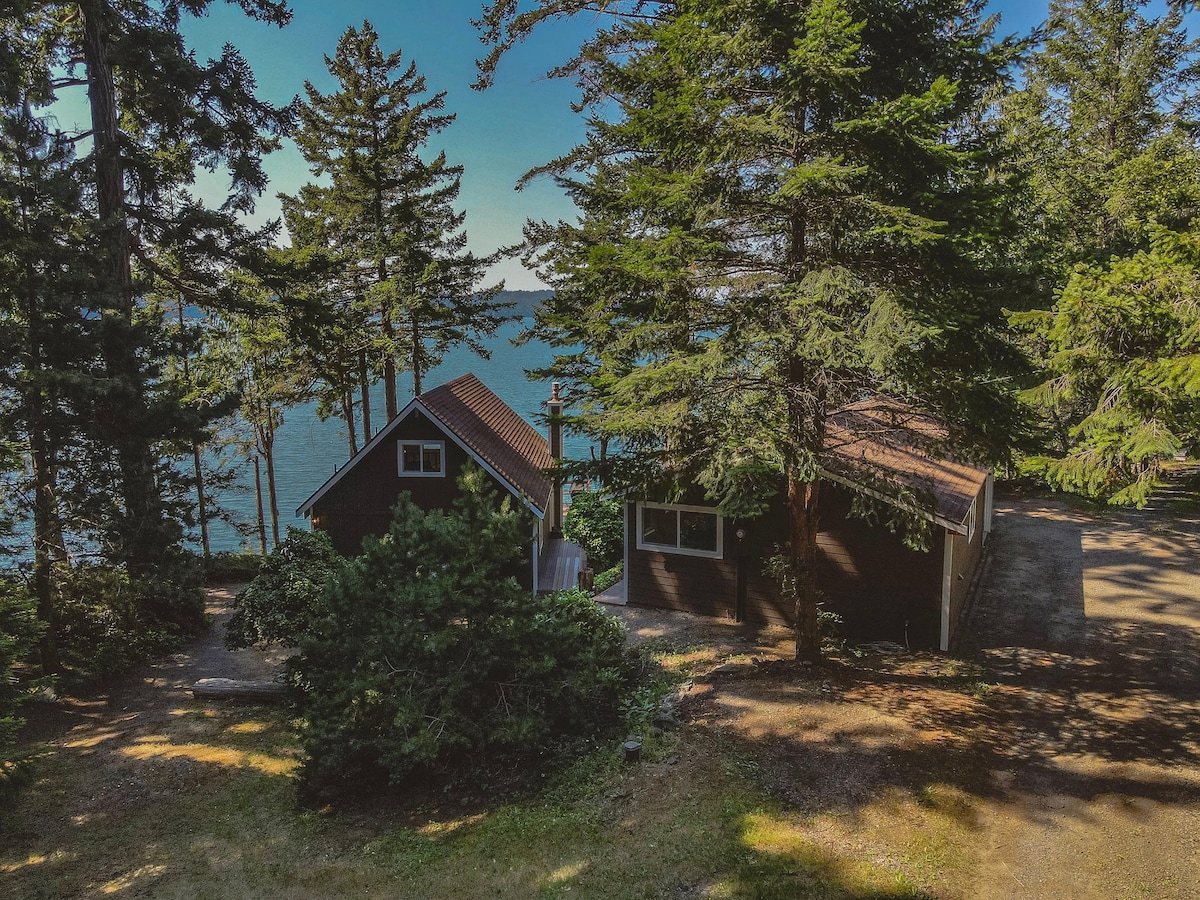 Weather-N-Heights Hood Canal Waterfront Retreat