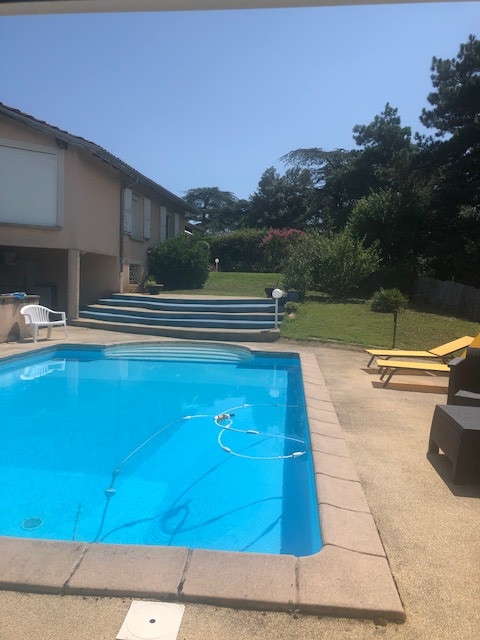 Chambre privée, quartier résidentiel, avec piscine