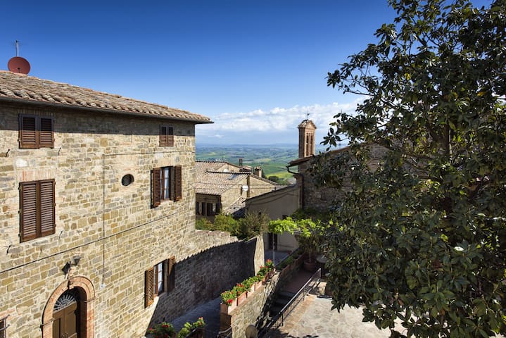 蒙达奇诺 (Montalcino)的民宿