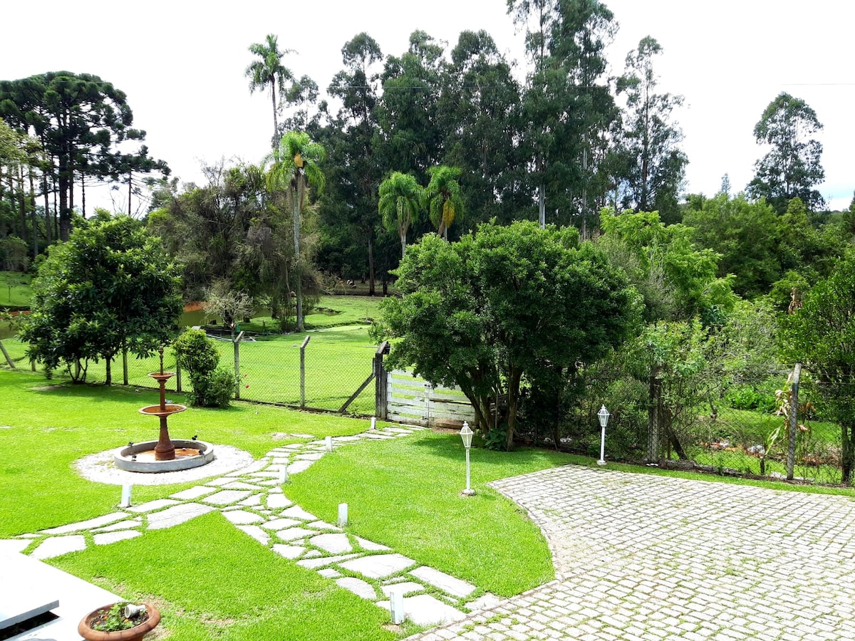 Chácara com casa de campo, em Mandirituba