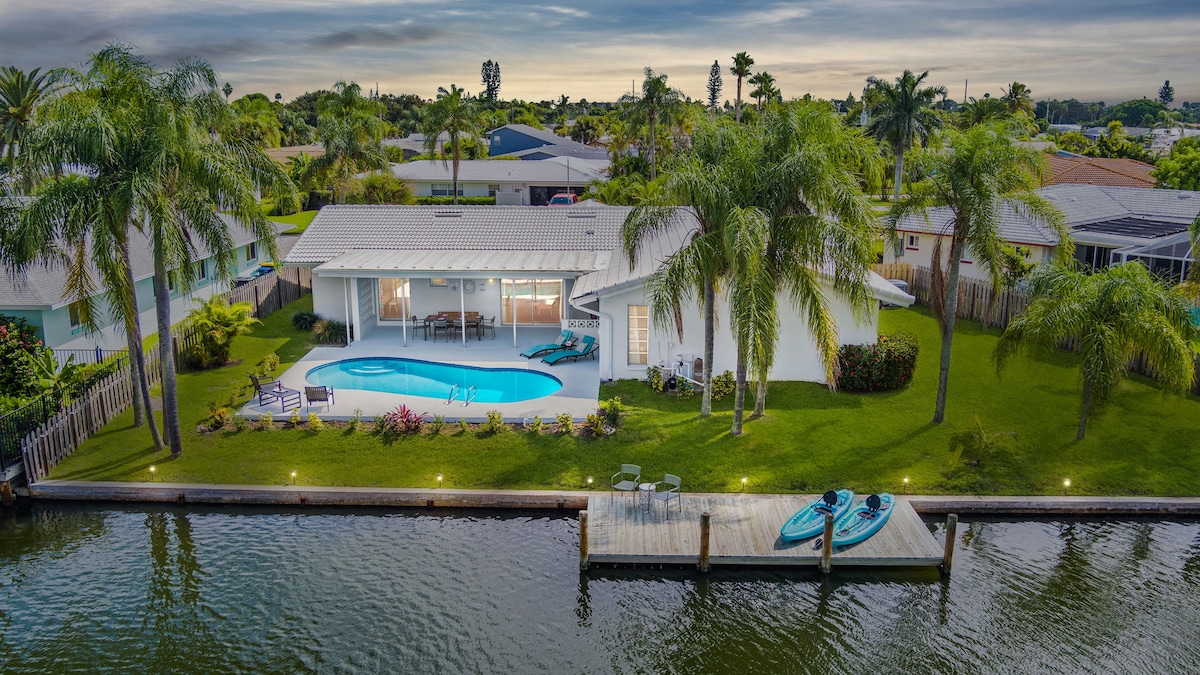 Coral Retreat Waterfront 3 BR /2.5 BA