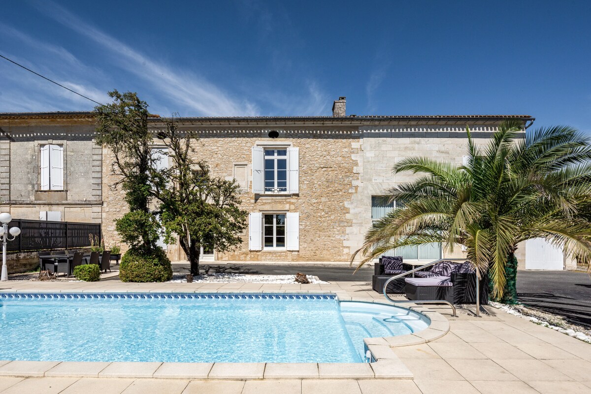 Chambre d'hôtes en rez de chaussée avec piscine