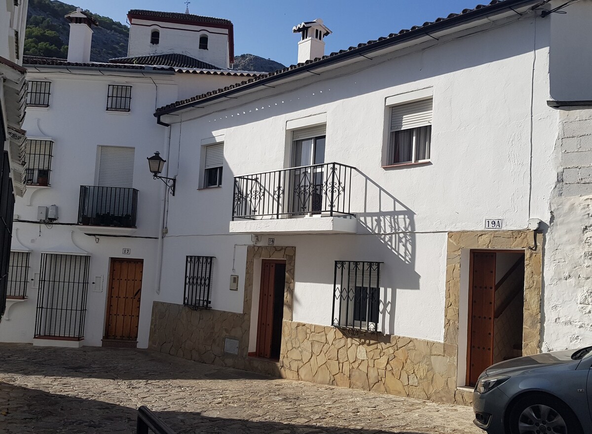 Casa Sofía en Grazalema, con magnífica chimenea