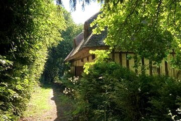 清美诺曼底（ Chaumière Normandy ） ，坐落在8人。