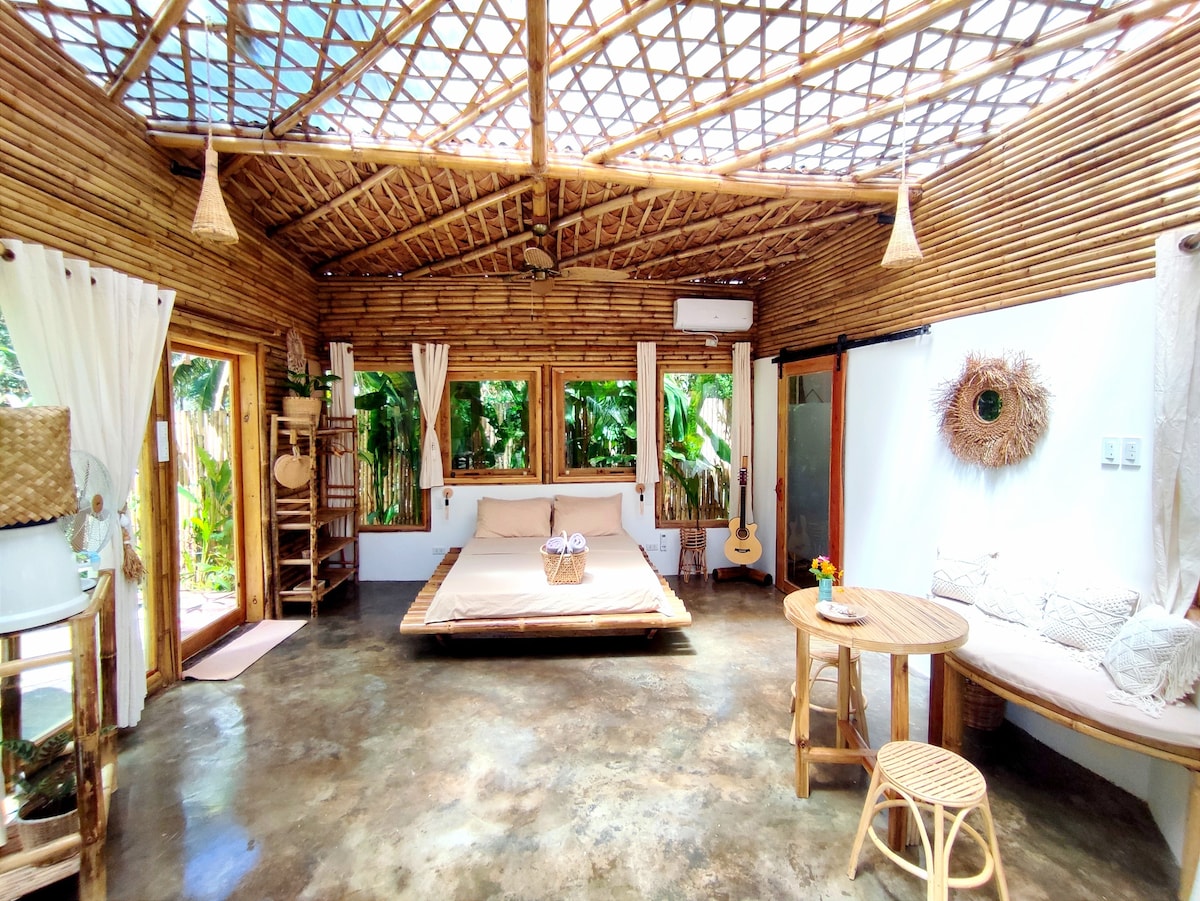 The Bamboo House ·热带花园和空荡荡海滩
