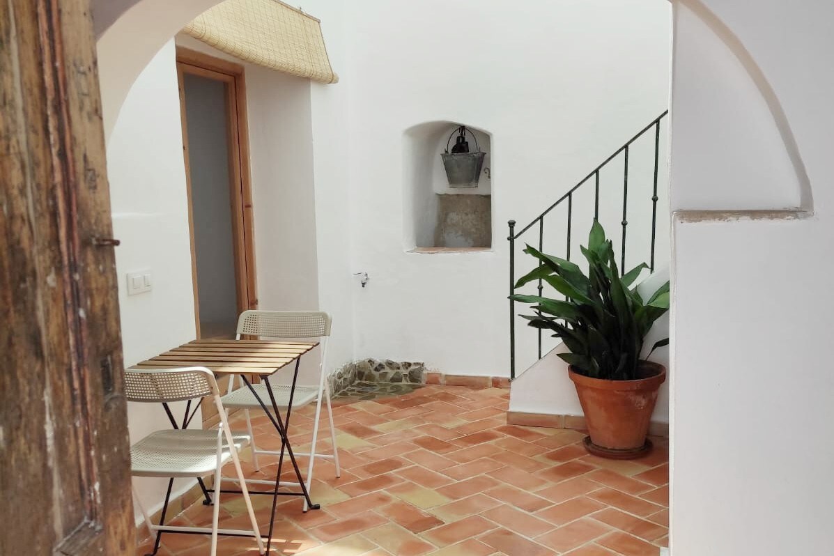 Apartamento en casa tradicional con patio privado