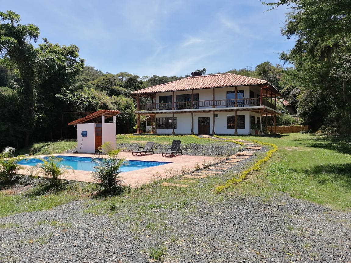 Fabulosa casa de campo con piscina en Barichara