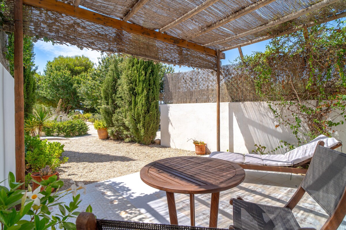 Cortijo on private finca with pool access