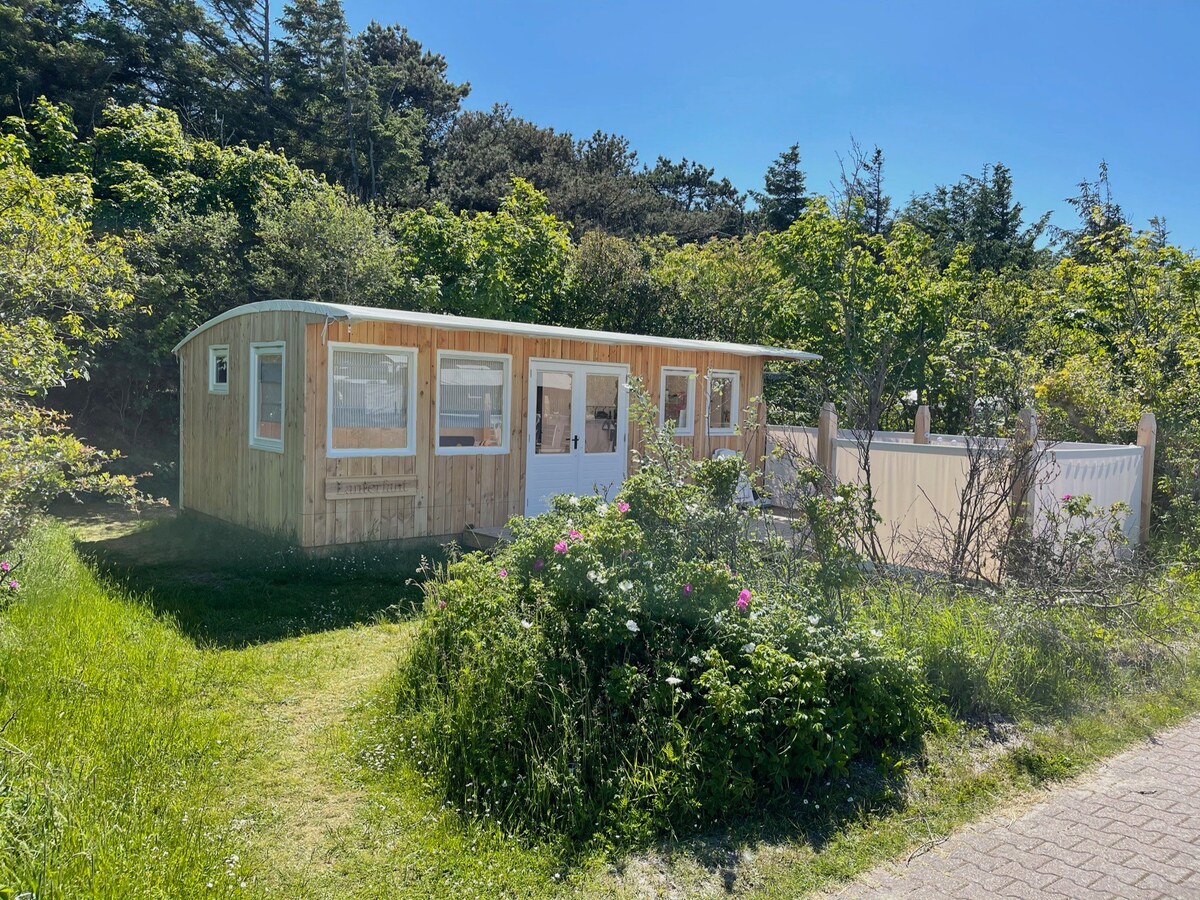 Brand new beautiful Tenthouse 100m from the beach!