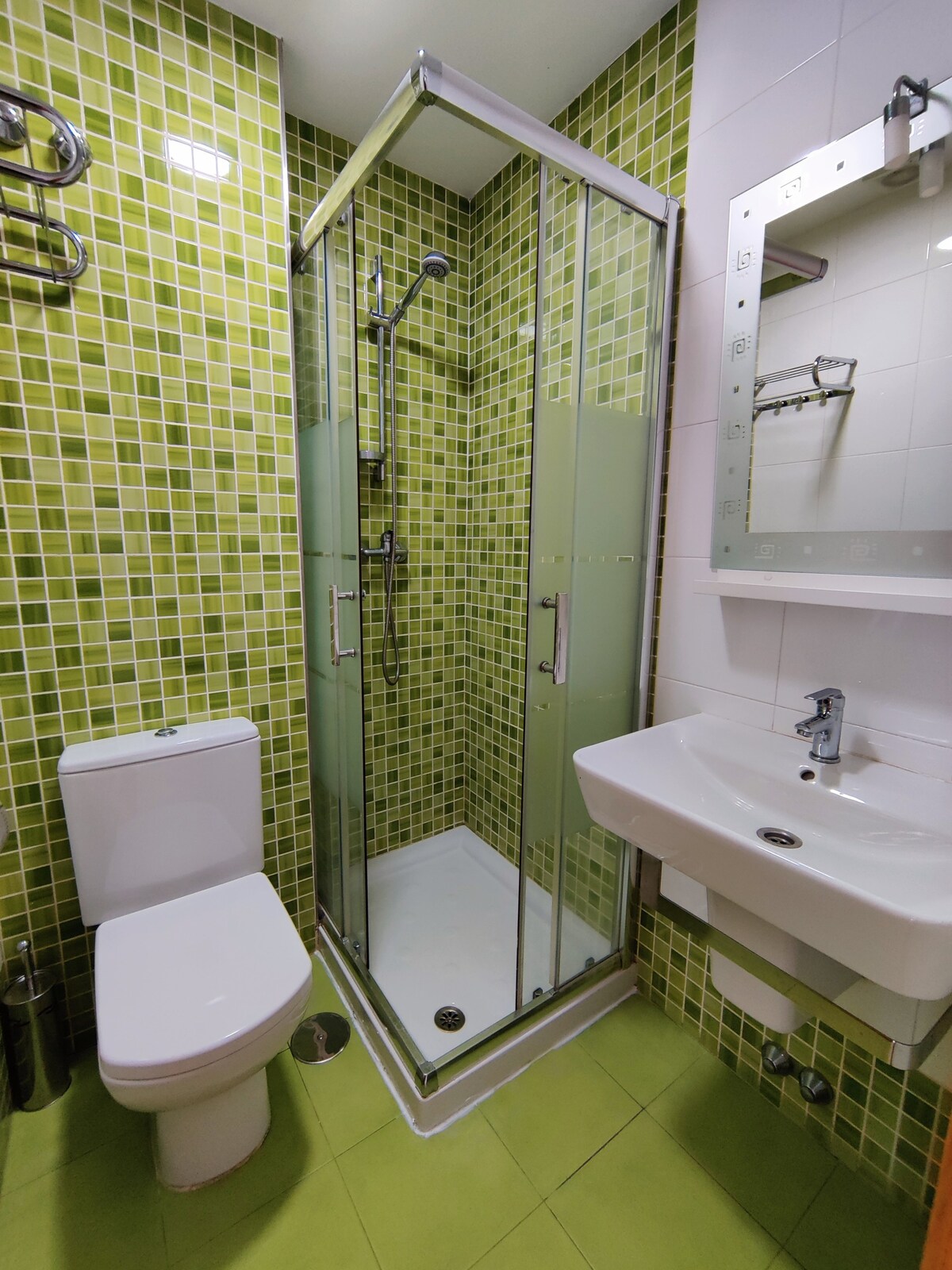 Green Hostel - Doble 2 camas. Baño privado - Tarifa estandar