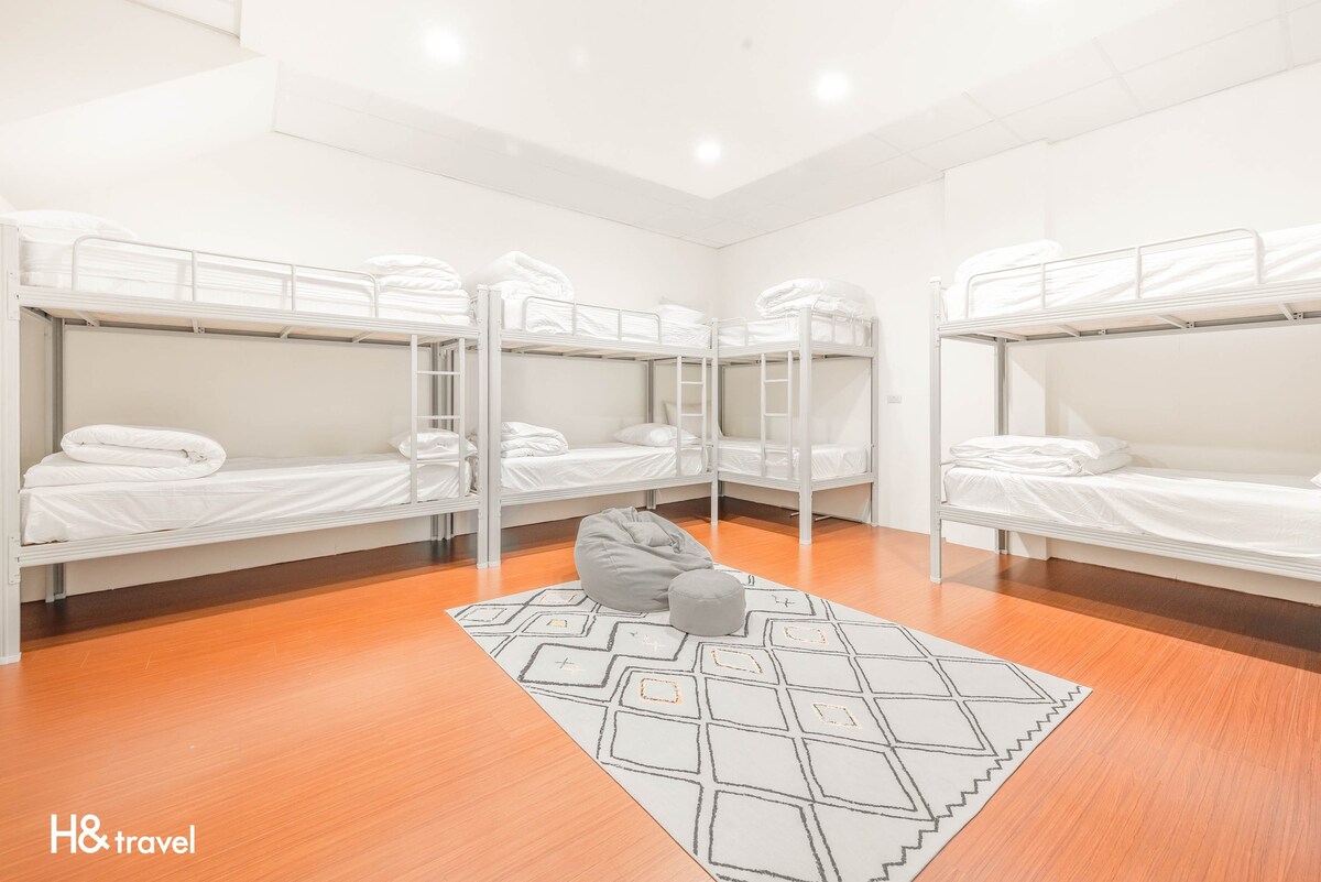 8床混合宿舍房的一個床位/南洋風/台東火車站附近步行10分鐘
