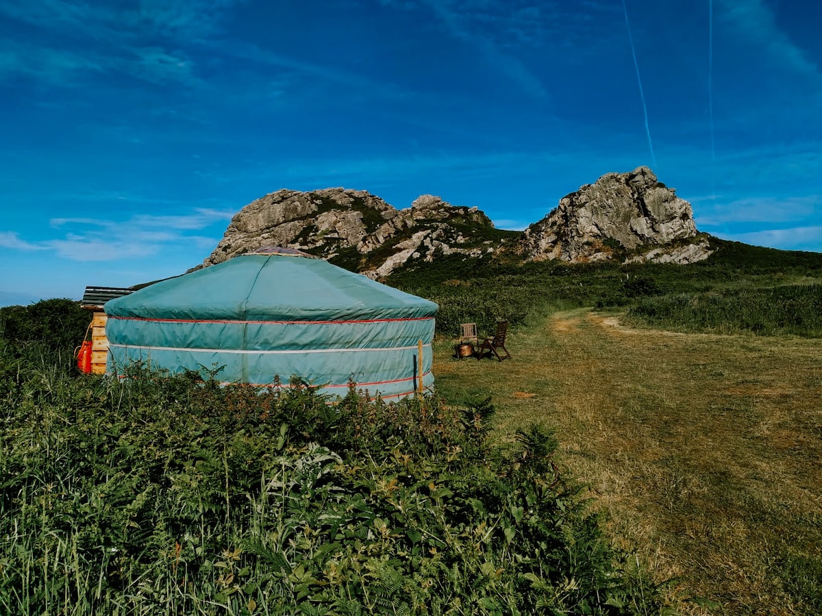 Hillfort Glamping Yurts - Kateys Corner Yurt