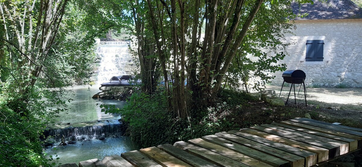 Moulin de Clamens及其瀑布