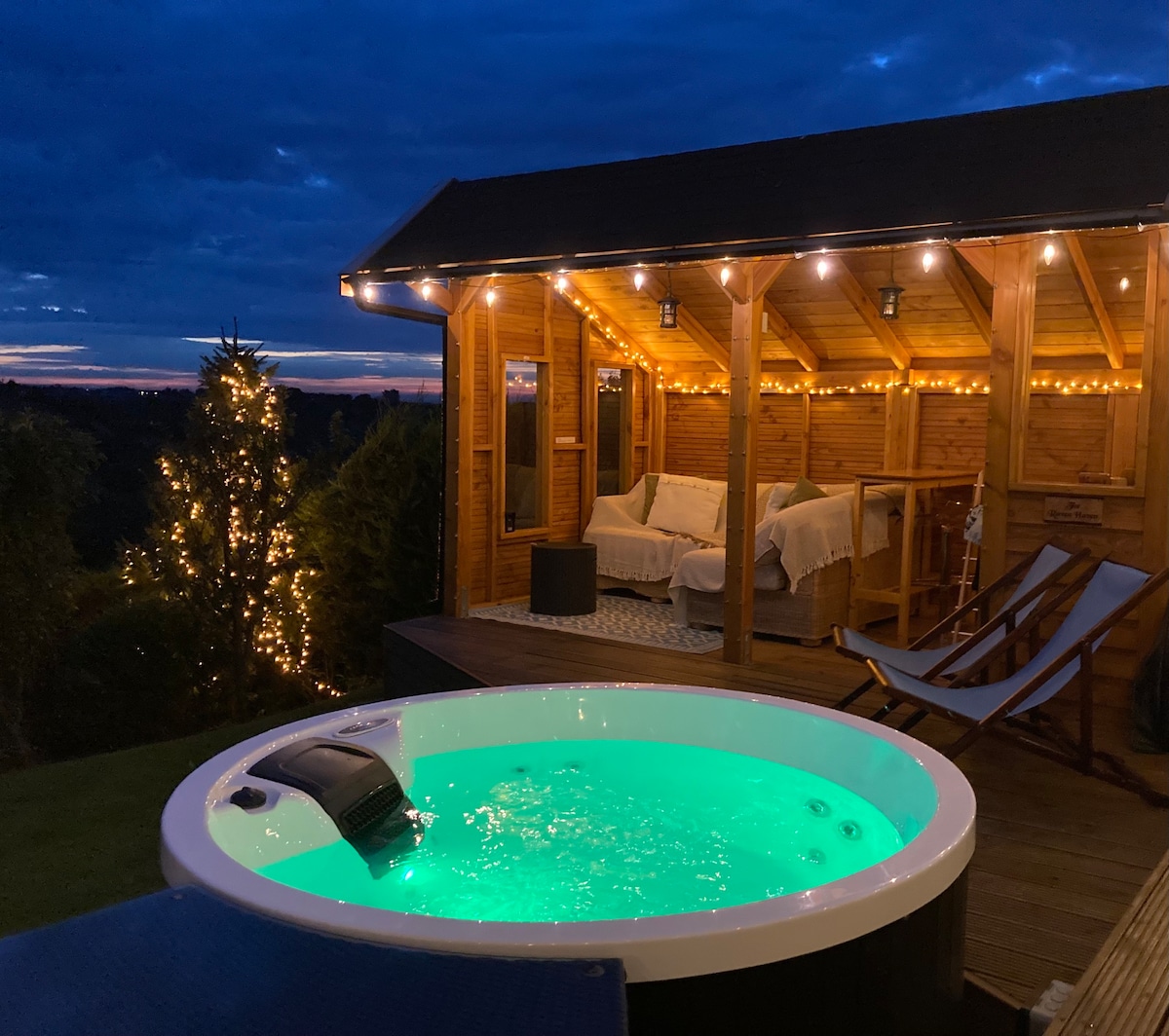 浪漫山顶豪华露营+热水浴缸和山谷景观