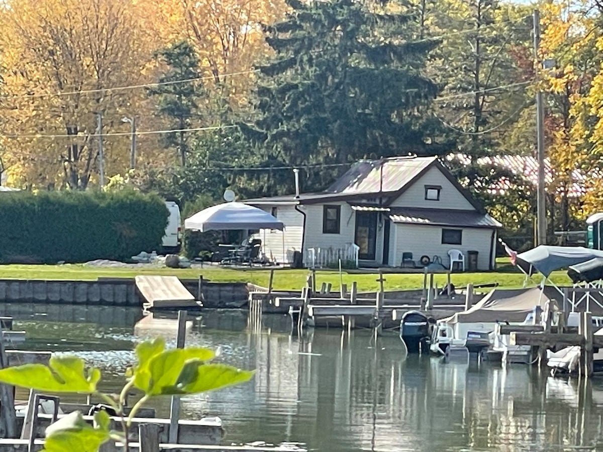 欢迎来到伊利湖（ Lake Erie ）的Heron Haven Cottage。
