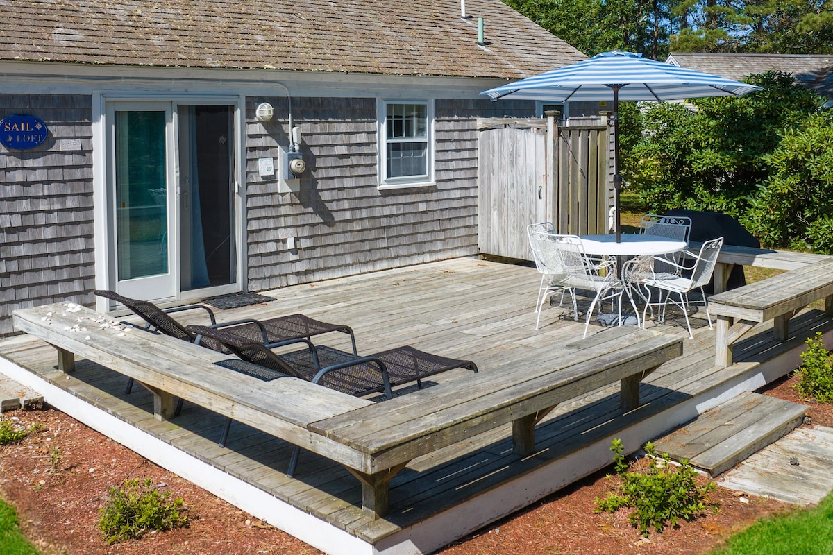 Cottage with private beach in Hyannis Port