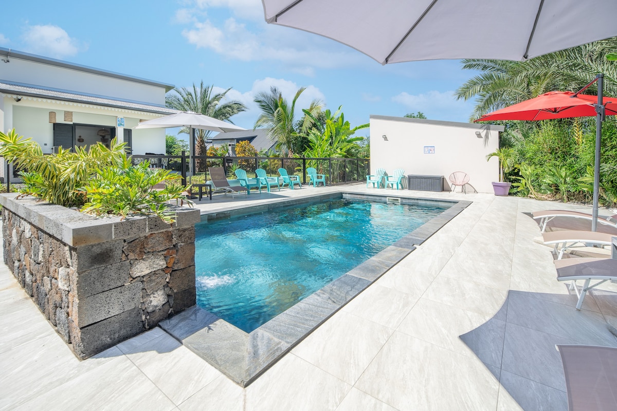 Grande piscine chauffée au sel à couper le souffle