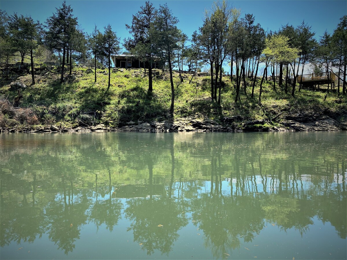 天堂-基亚米奇山河畔小屋