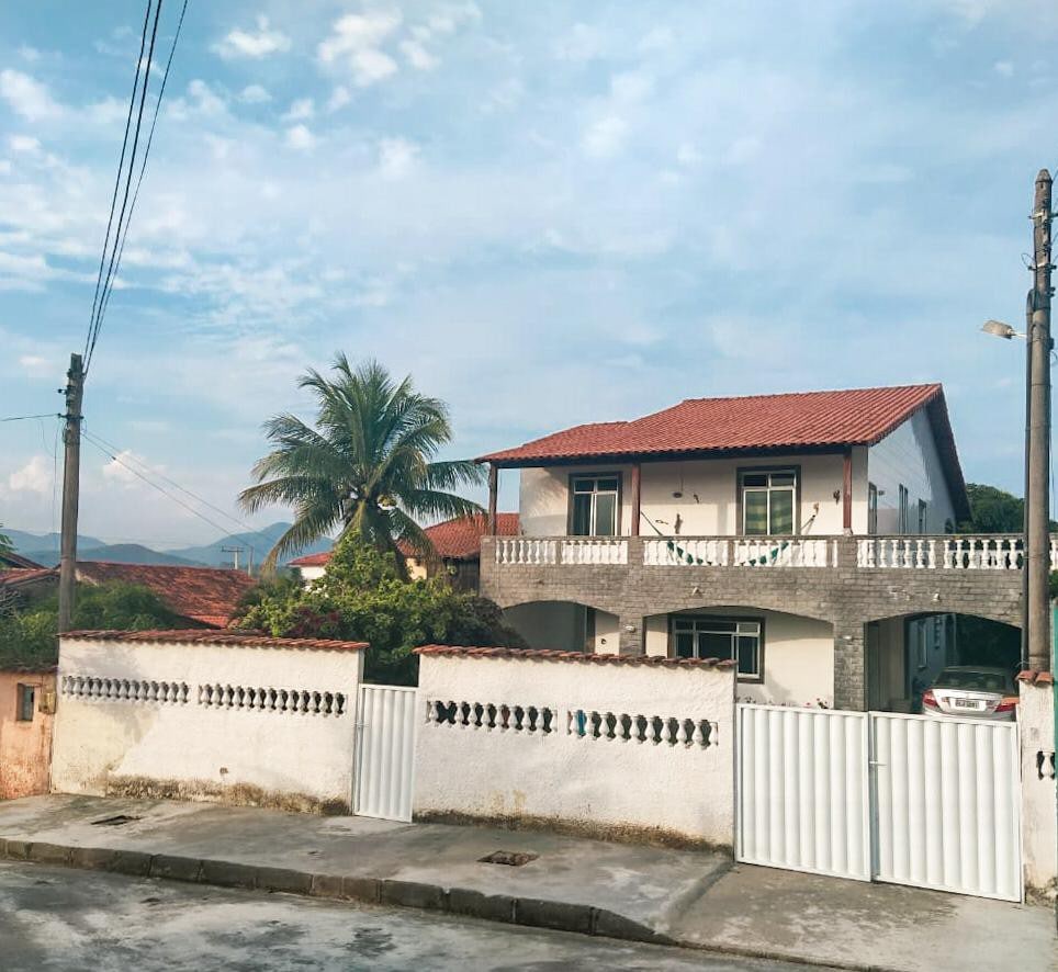 Casa super espaçosa a 200m da praia em Maricá-RJ
