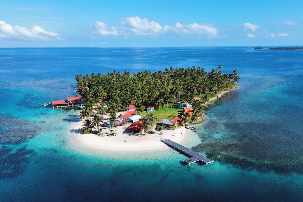 San Blas Islands home, Dad Igua Cabins