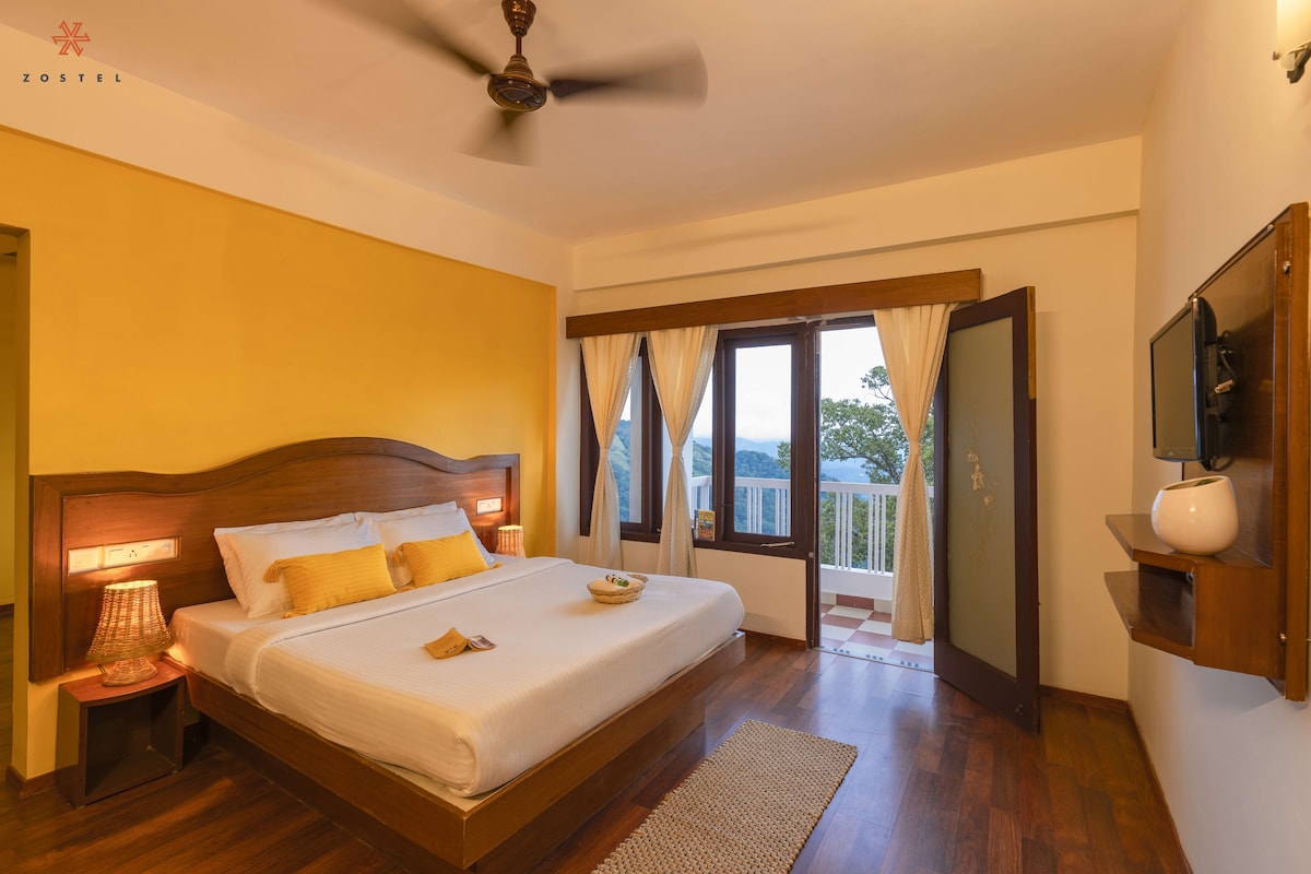 Zostel Munnar | Deluxe Private Room