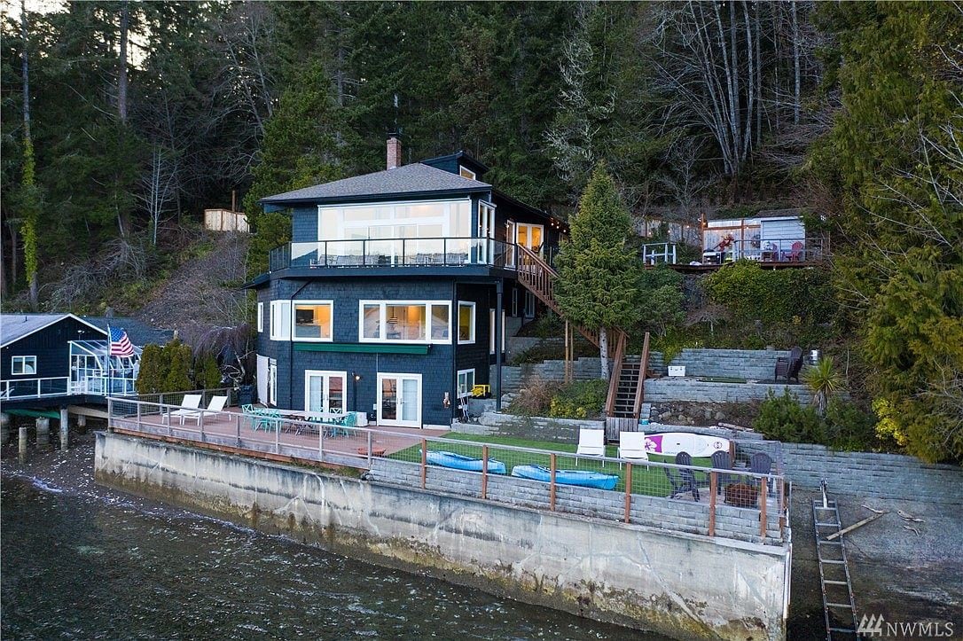 HOOD CANAL-SUNNING VIEWS- ENTIRE HOME IN BELFAIR。