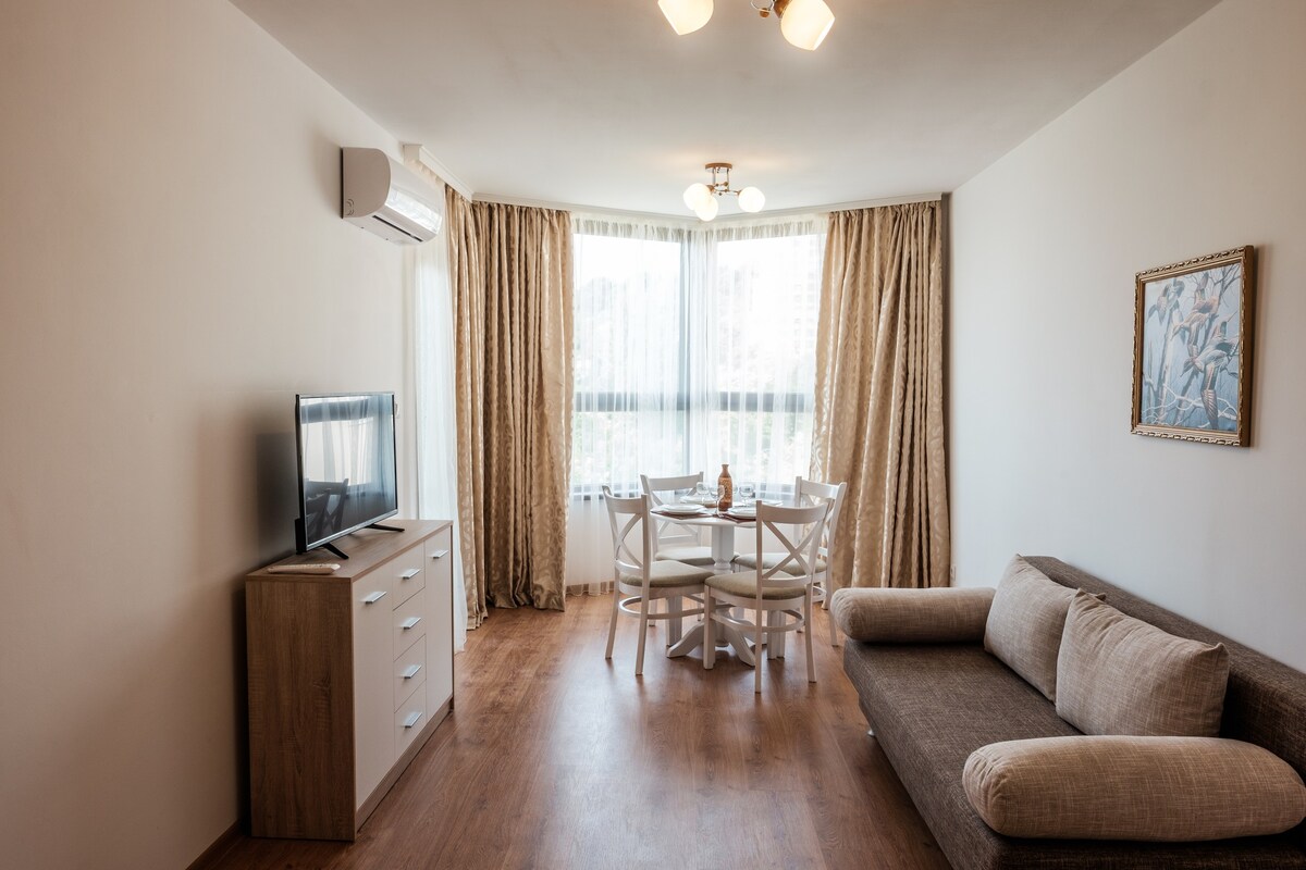 Apartament with 1 bedroom, Side Sea view.