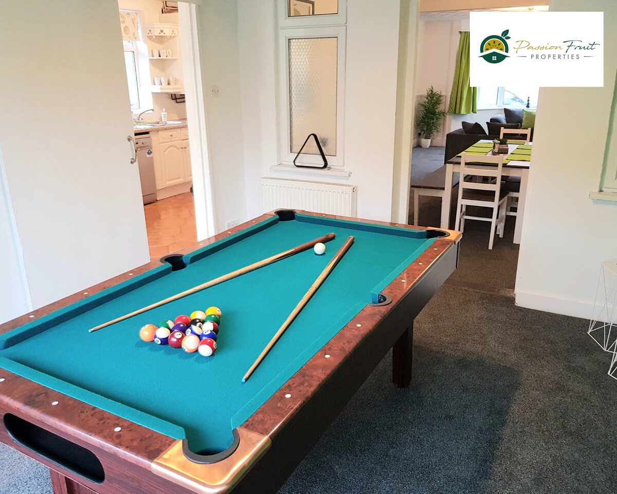 3BR - 8Beds House w/ Pool Table near City Centre