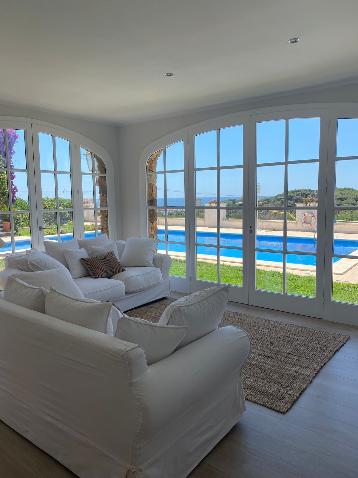 布干别墅（ Villa la Buganvilla ） ，海景和泳池