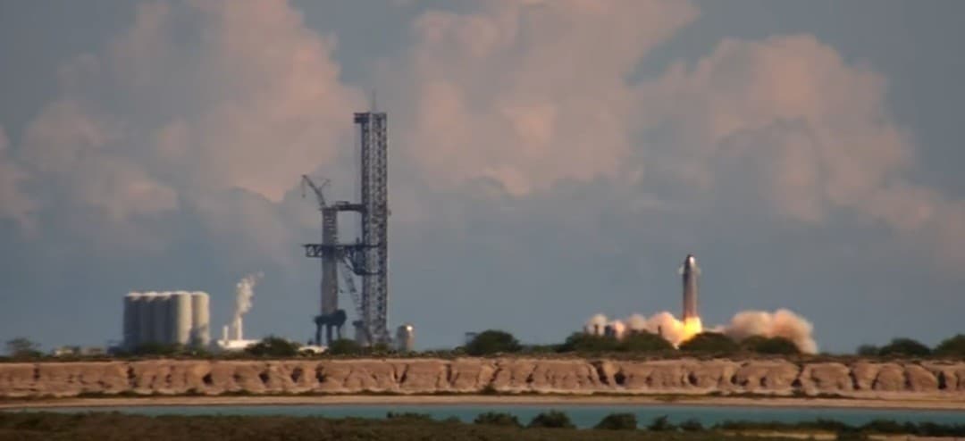 FUN! Pools+Hot tubs+SpaceX+Boat lift!