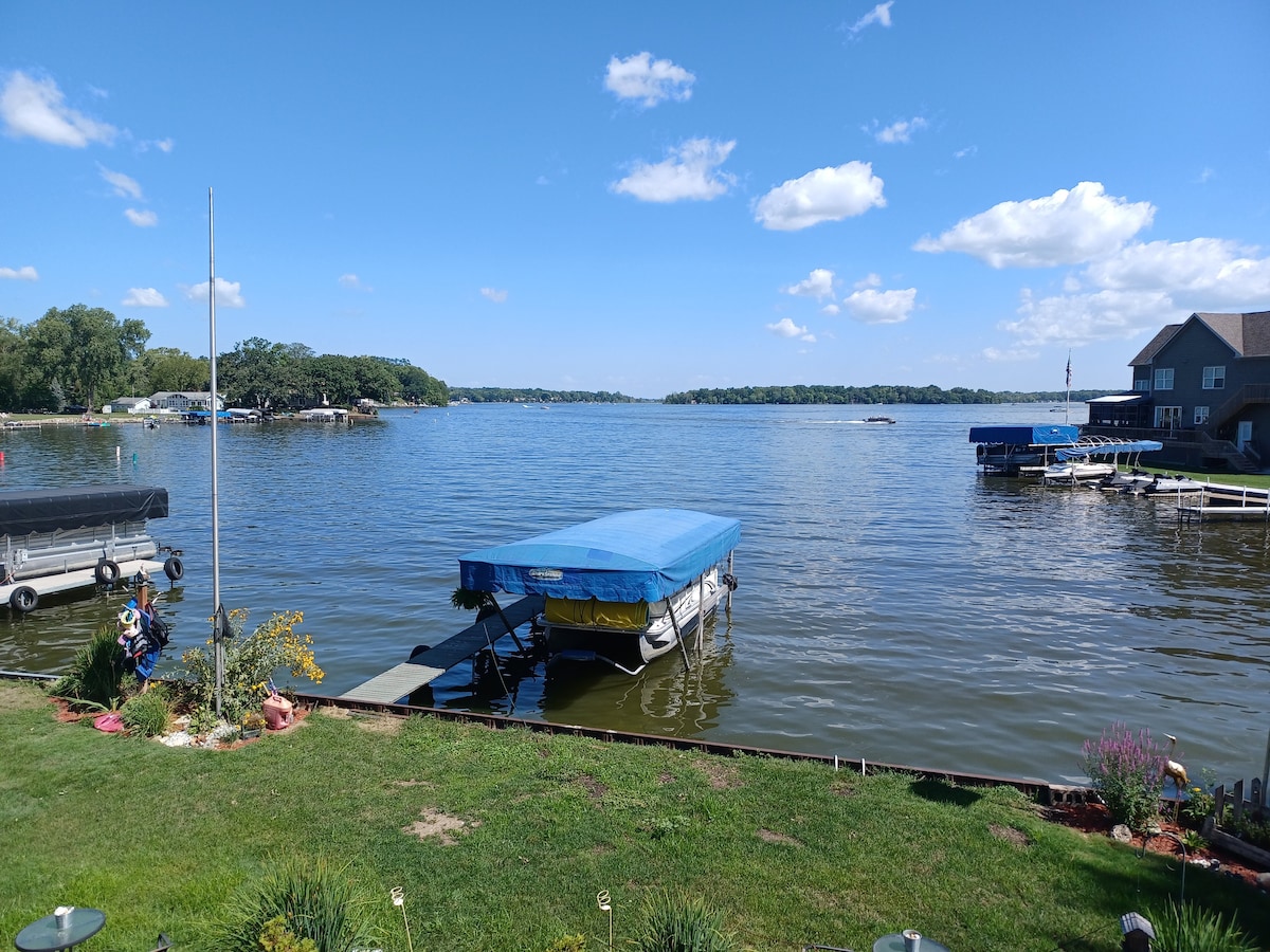 This is a VACATION spot! With a million dollar view! bring your water toys, or just float right off the pier, for wonderful swimming!