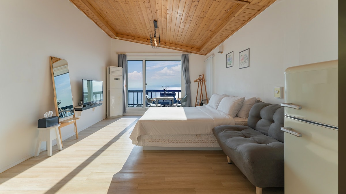 高级客房-带浴缸的房间，您可以在那里欣赏南海的蓝色海景/免费早餐/3分钟到达Darangi村