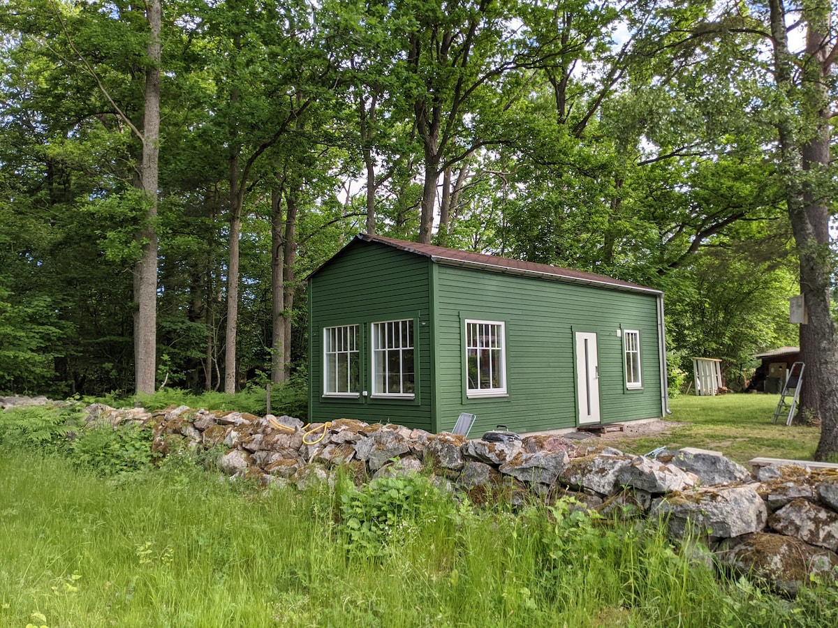 新建的微型住宅，可欣赏草甸景观