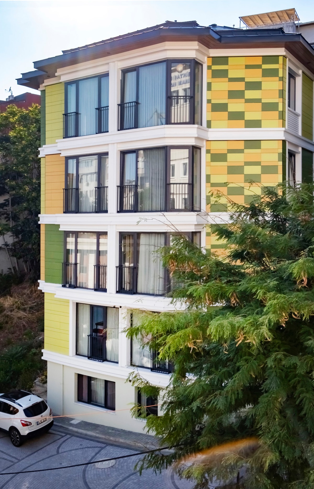 位于博斯普鲁斯海峡附近的奥塔基厄（ Ortaköy ）公寓很漂亮