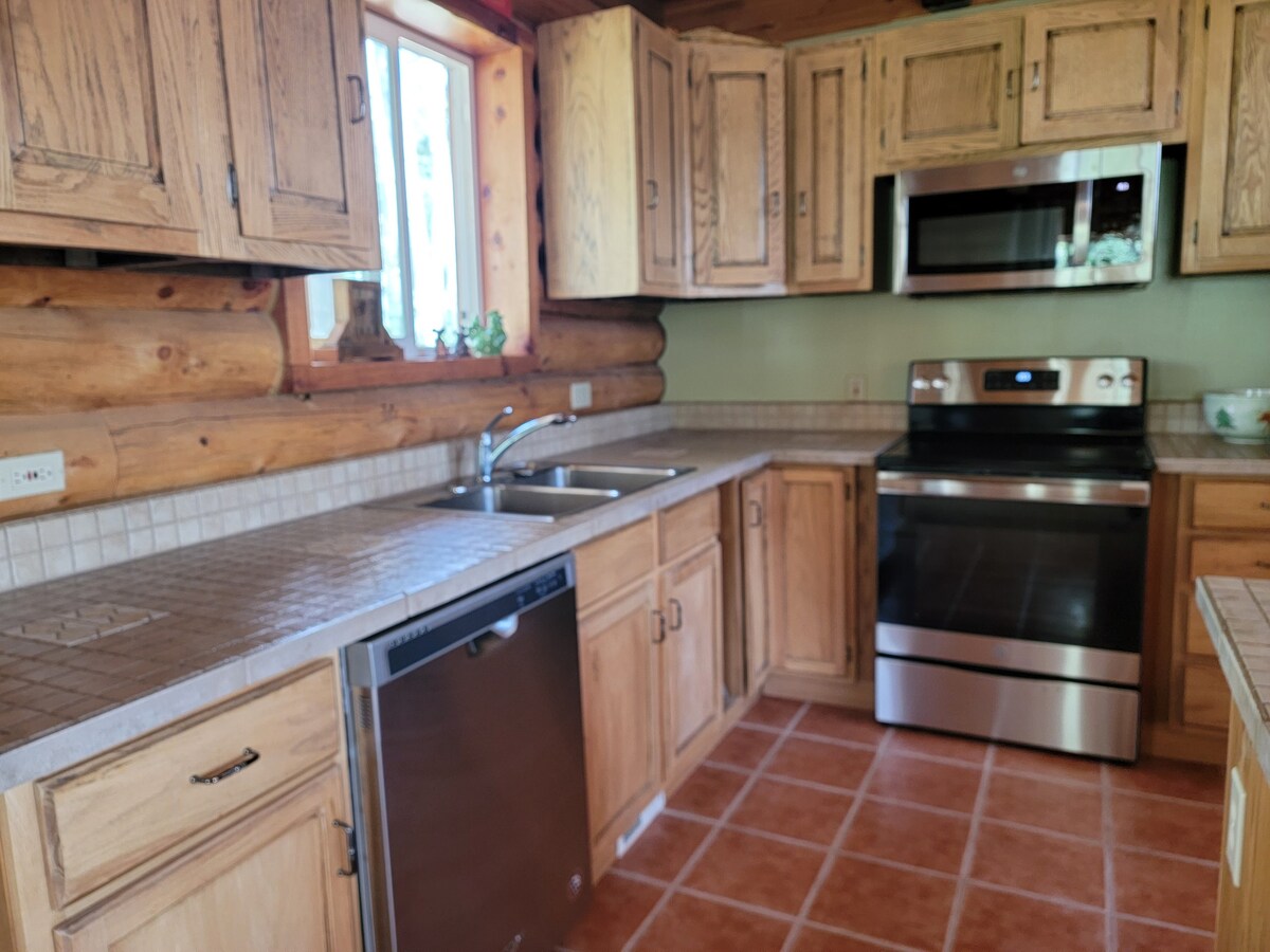 Spacious Cabin just outside Park City