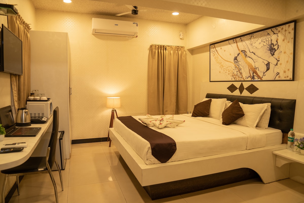 Ultra Luxury Room With Balcony @ JP Nagar