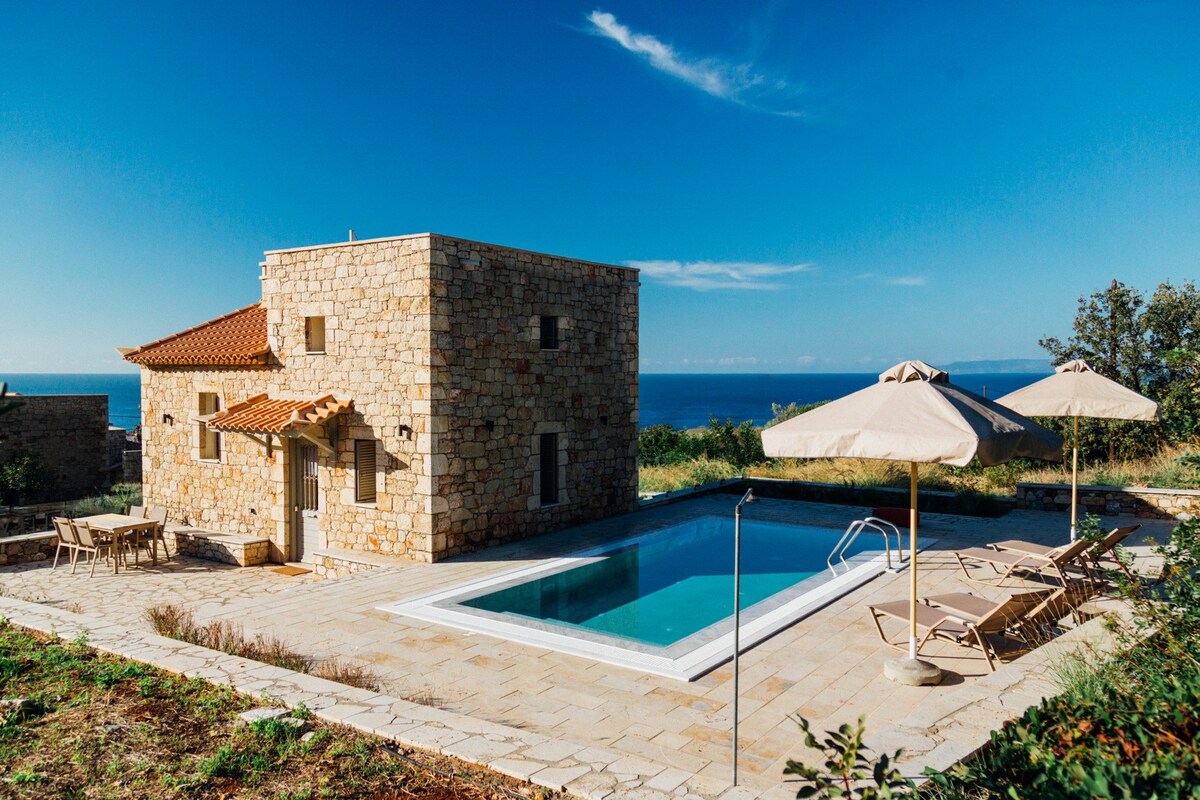 Gea Mani Villas - Senior Villa with Private Pool