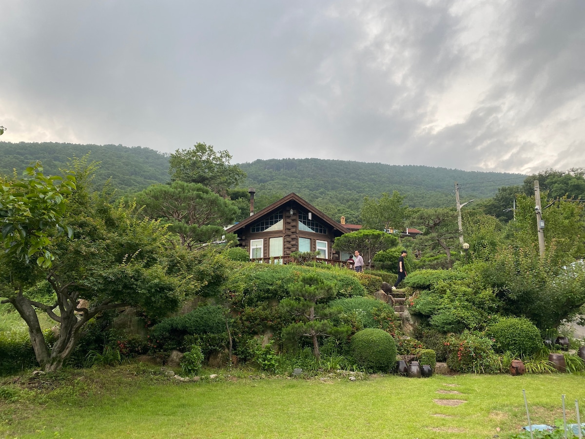 Solhyang
森林🏕风景房🌲美景
在这里，您可以独自使用大型烧烤花园。👍