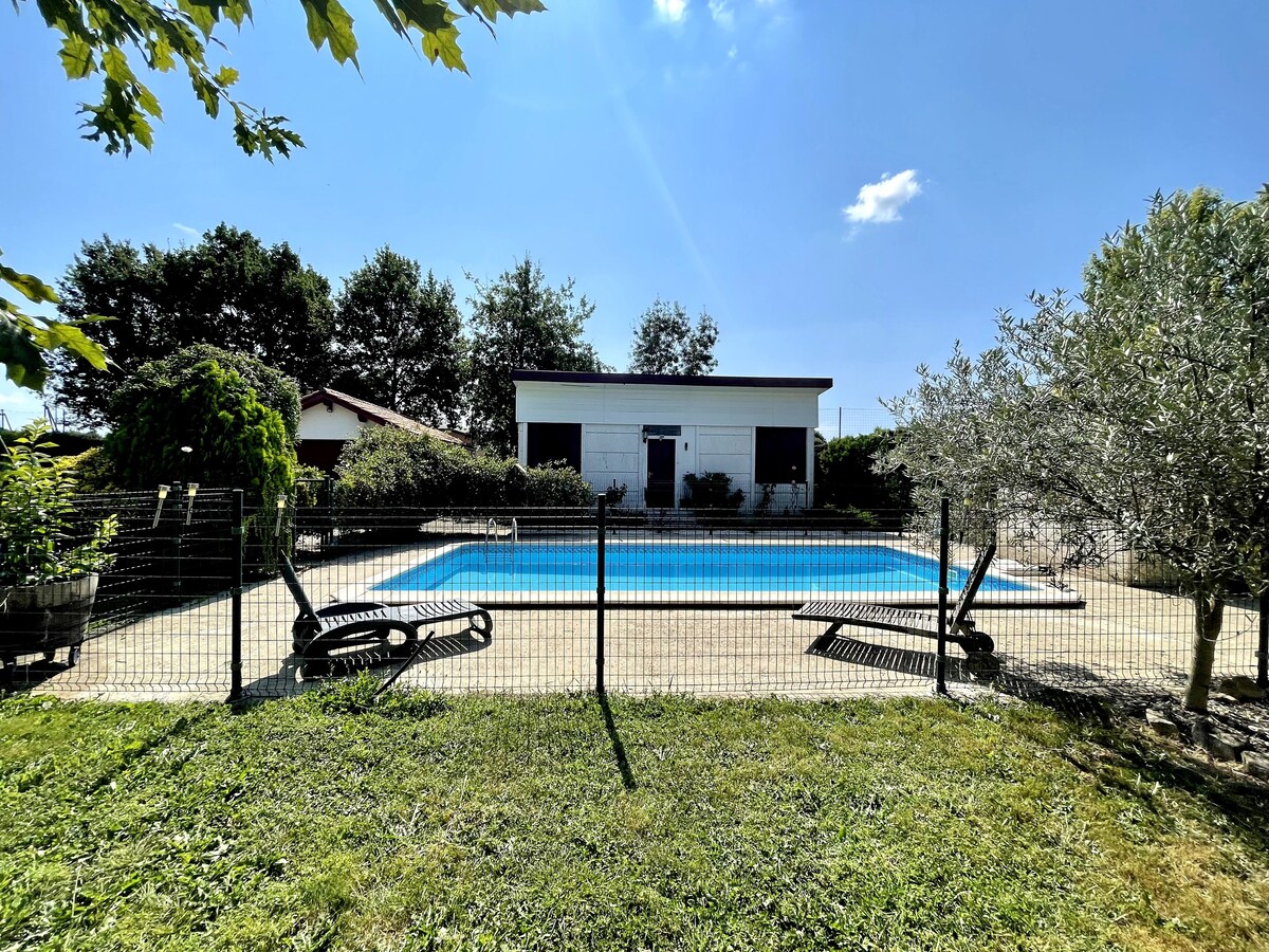 Guest House "Le Chalet" avec piscine partagée
