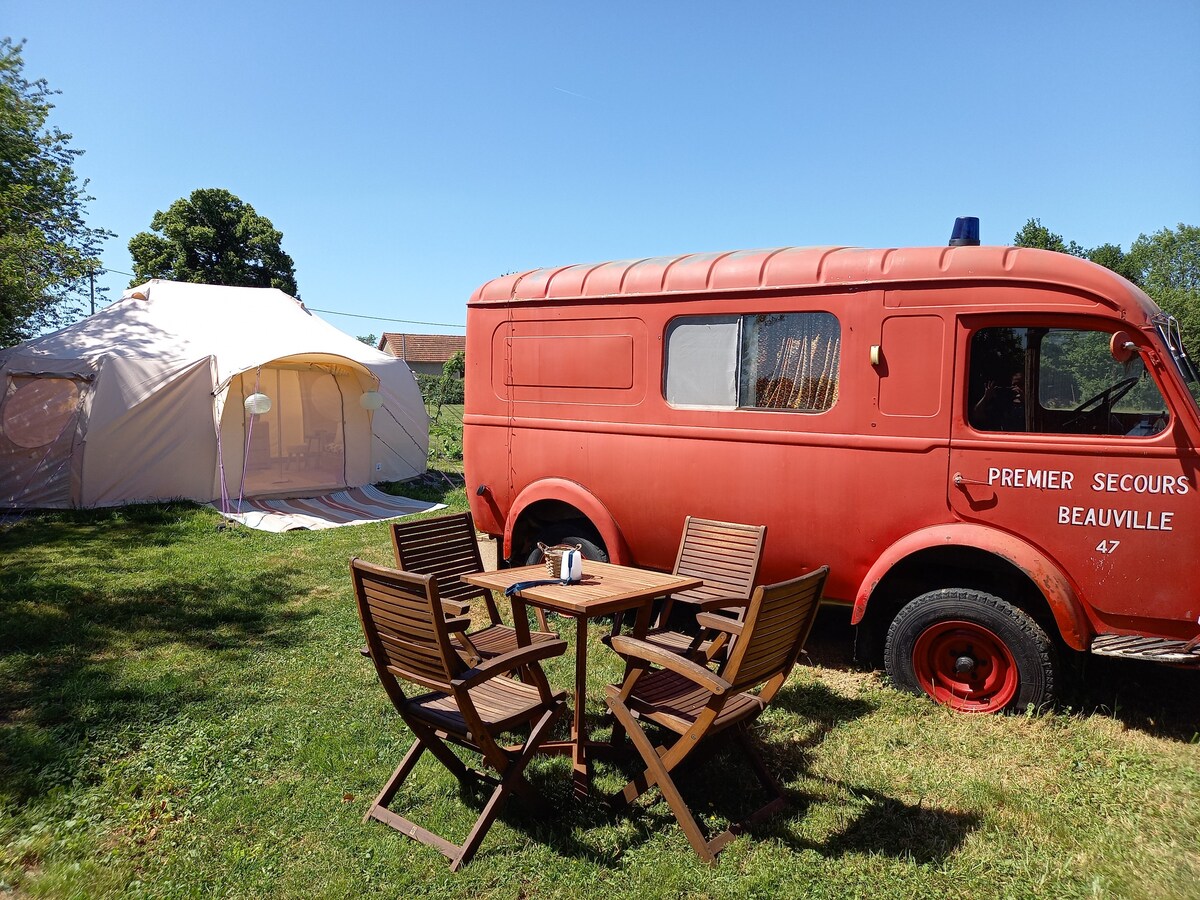 Bus magique et tente glamping "La Fraventure"