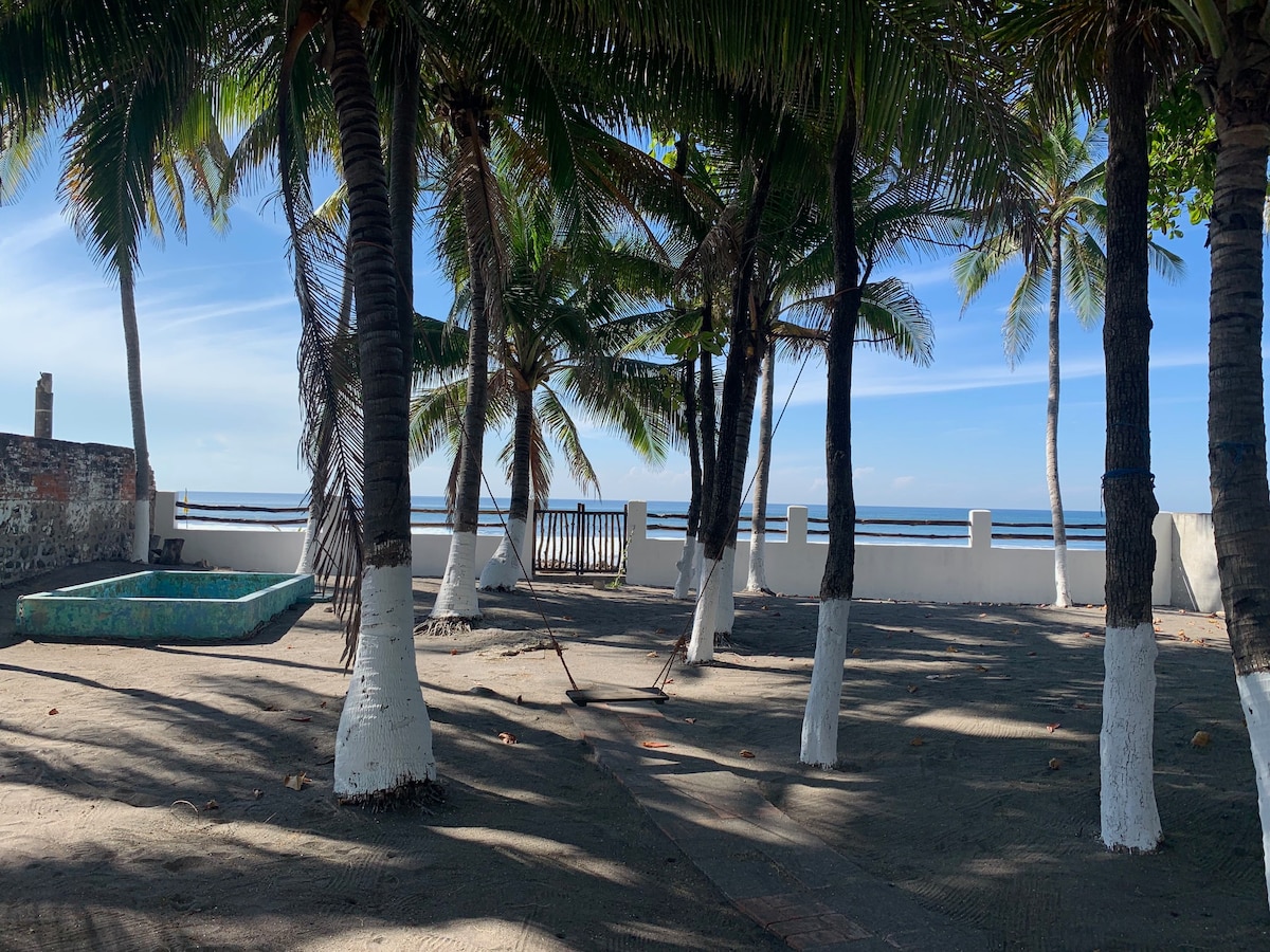 Casa GaNiMo - propiedad privada, frente al mar