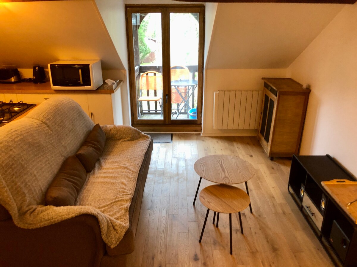 Appartement Cosy avec Balcon au calme proche Gare